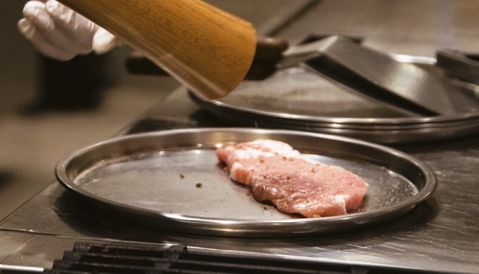 鉄板焼～道産もち豚ステーキ